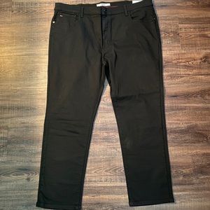 Men’s Tommy Hilfiger pants NWT! Size 42
